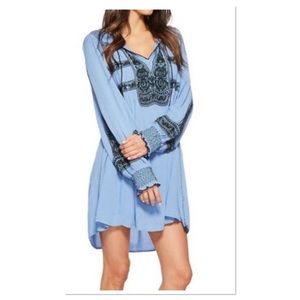 FREE PEOPLE EMBROIDERED WIND WILLOW MINI DRESS IN RIVER SKIES Sz S 100% Rayon